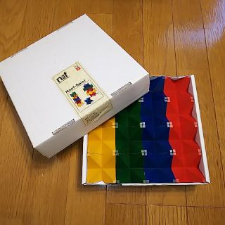 ネフ(Neaf)のワールドワイドキッズ
ステージ３ ネフ社 積み木(知育玩具)