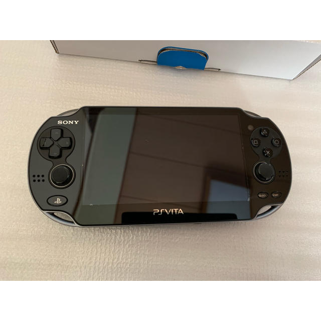 PlayStation Vita(プレイステーションヴィータ)の中古美品 PlayStationVITA 本体  PCH-1000 エンタメ/ホビーのゲームソフト/ゲーム機本体(携帯用ゲーム機本体)の商品写真