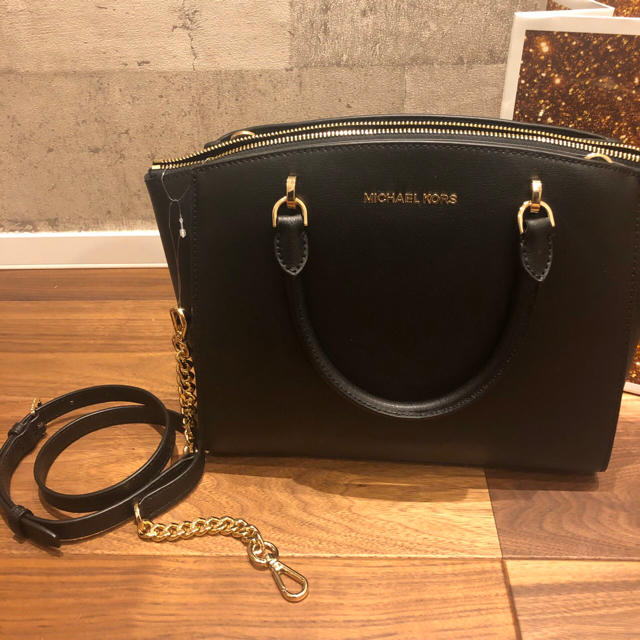 【新品/未使用】MICHAEL KORS マイケルコースハンドバッグのサムネイル