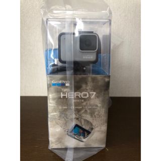 ゴープロ(GoPro)の【新品未使用品】GoPro HERO7 White ＋ハンドラー＋トラベルキット(コンパクトデジタルカメラ)