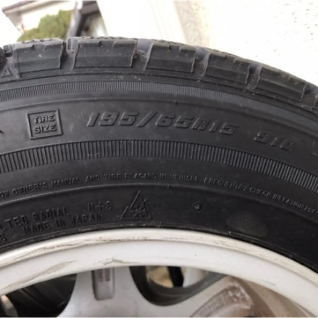 Goodyear(グッドイヤー)のスタッドレスタイヤ　ICE Navi  195/65/R15  4本セット 自動車/バイクの自動車(タイヤ・ホイールセット)の商品写真