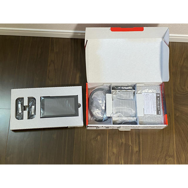 Switch スイッチ　新型　　美品　傷なし　ゲオ購入