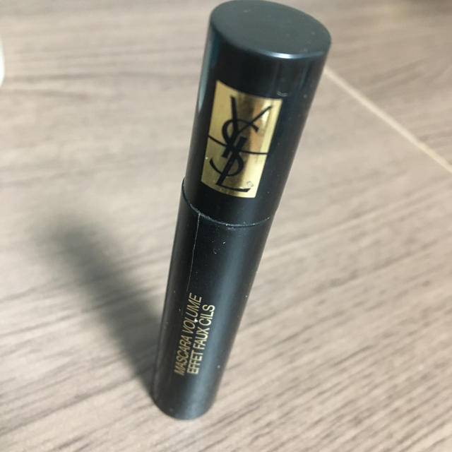 Yves Saint Laurent Beaute(イヴサンローランボーテ)のイブサンローラン　ミニマスカラ コスメ/美容のベースメイク/化粧品(マスカラ)の商品写真