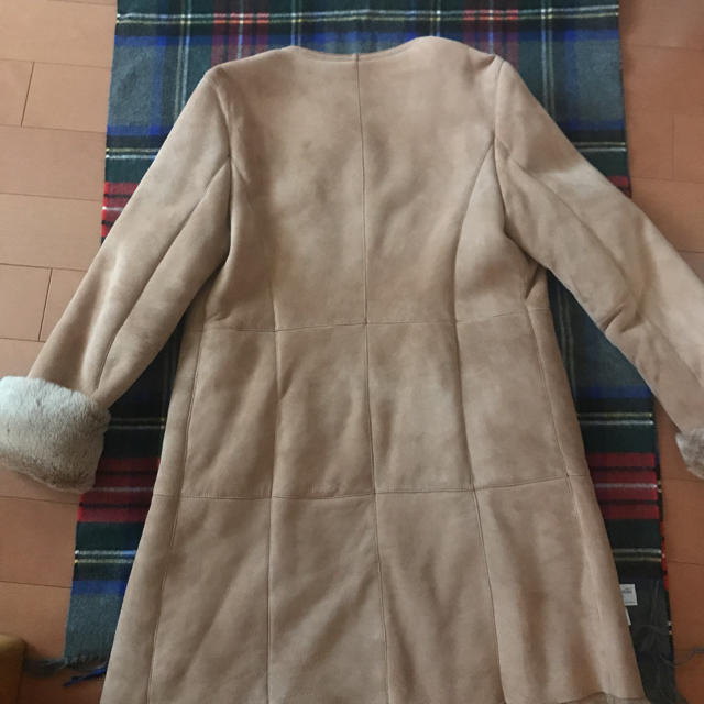TOMORROWLAND(トゥモローランド)のムートンコート　M リアルムートン  羊革 レディースのジャケット/アウター(ムートンコート)の商品写真