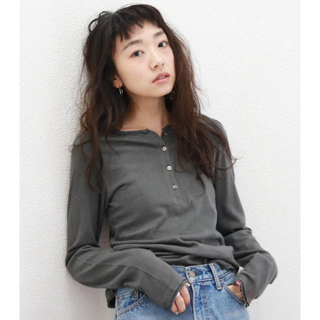 Ungrid(アングリッド)のungrid ヘンリーネック ロングスリーブ Tee レディースのトップス(Tシャツ(長袖/七分))の商品写真