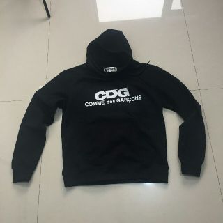 コムデギャルソン(COMME des GARCONS)のコムデギャルソン CDGロゴ パーカー　Ｍサイズ(パーカー)