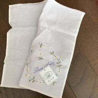 ローラアシュレイ(LAURA ASHLEY)の新品！ローラアシュレイ！タオルハンカチ！(ハンカチ)