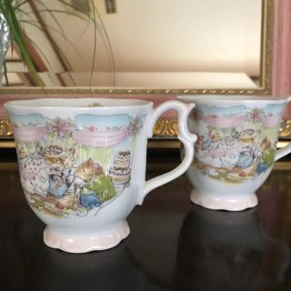 ロイヤルドルトン(Royal Doulton)のブランベリーヘッジ ウェディング マグカップ2個(食器)