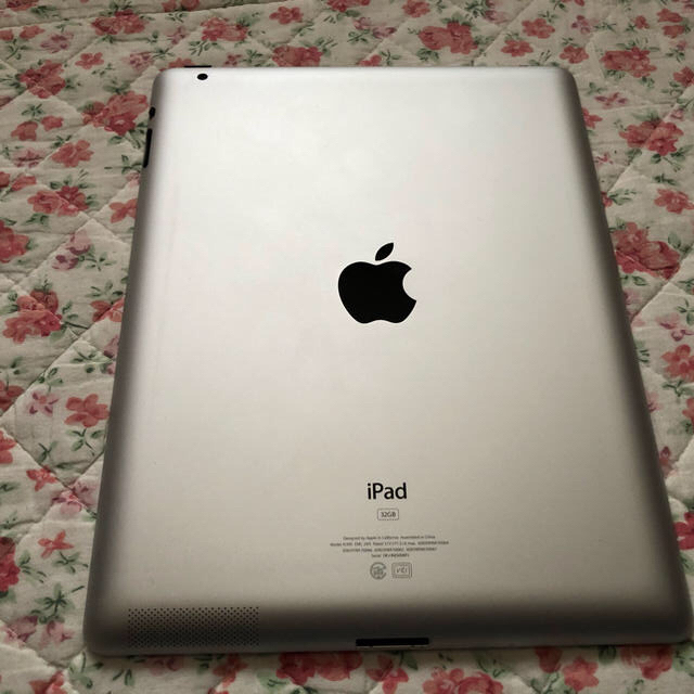 iPad(アイパッド)のApple iPad 2 32GB ホワイト MC980J／A Wi-Fi  スマホ/家電/カメラのPC/タブレット(タブレット)の商品写真