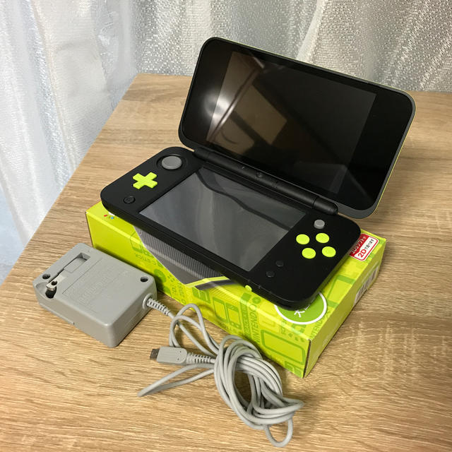 ゲームソフトゲーム機本体Nintendo NEW ニンテンドー 2DS LL ブラック/ライム　充電器付