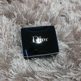 ディオール(Dior)のDiorブラッシュ　676コーラルクルーズ　チークカラー(チーク)