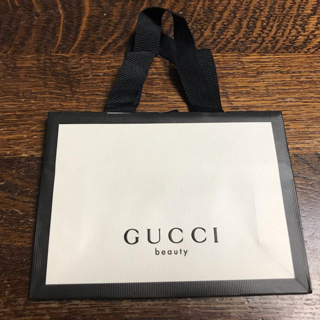 Gucci(グッチ)の日本未上陸 GUCCI beauty の紙袋 コスメ/美容のコスメ/美容 その他(その他)の商品写真