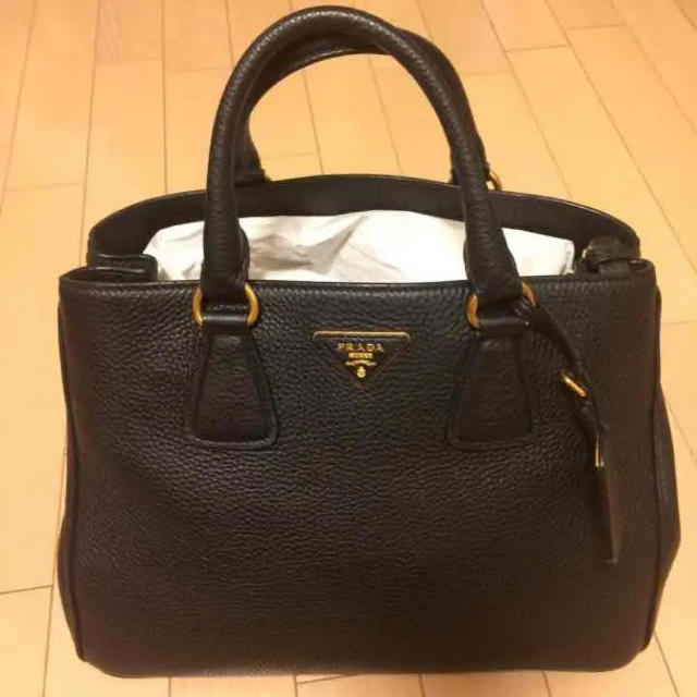 最初の PRADA - 【正規品】【値下げ】プラダ サフィアーノ 美品