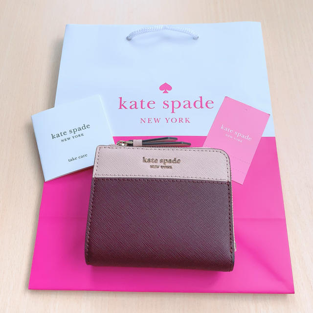 kate spade new york(ケイトスペードニューヨーク)の【新品】最新作★ ケイトスペード 二つ折り財布　ピンク　レッド レディースのファッション小物(財布)の商品写真