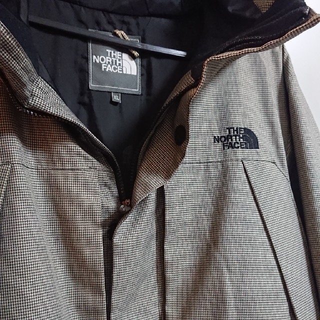 THE NORTH FACE(ザノースフェイス)のTHE NORTH FACE☆中綿入り高機能マウンテンパーカー☆千鳥柄☆XL メンズのジャケット/アウター(マウンテンパーカー)の商品写真