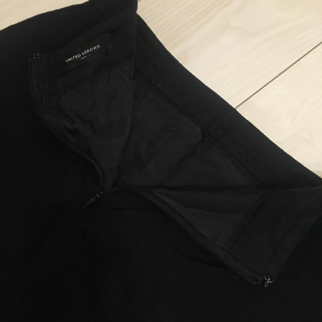 UNITED ARROWS(ユナイテッドアローズ)のユナイテッドアローズ　黒 タイトスカート　ウール レディースのスカート(ひざ丈スカート)の商品写真
