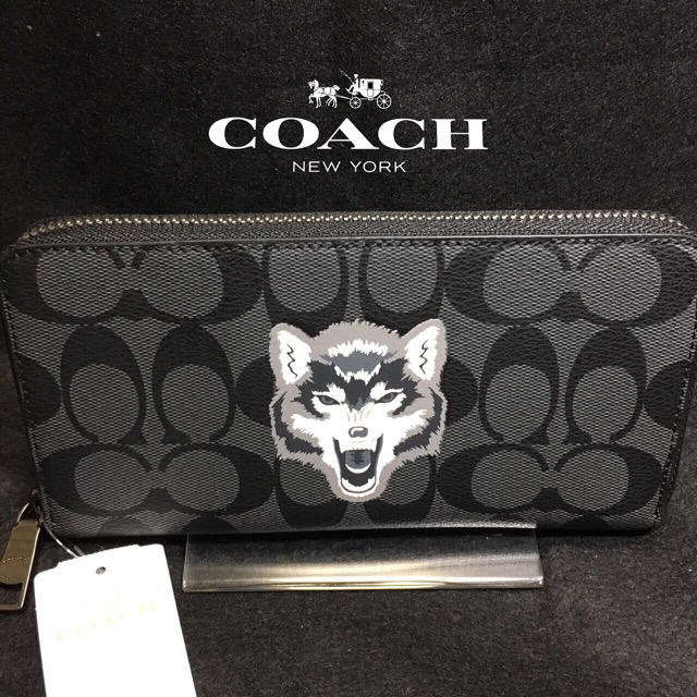 COACH(コーチ)のプレゼントにも❤️新品コーチ正規品 ウルフ ラウンドファスナー長財布 レディースのファッション小物(財布)の商品写真