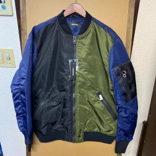 ディーゼル(DIESEL)の【新品】DIESEL アシンメトリー 中綿MA-1 ブルゾン Lサイズ(フライトジャケット)