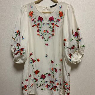 ザラ(ZARA)の刺繍花柄チュニックワンピース　お値下げ中(チュニック)