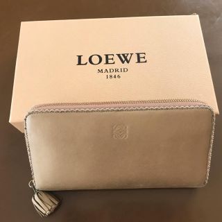 ロエベ(LOEWE)のロエベ　長財布　ラウンドファスナー　タッセル　ナッパレザー　ゴールド(財布)