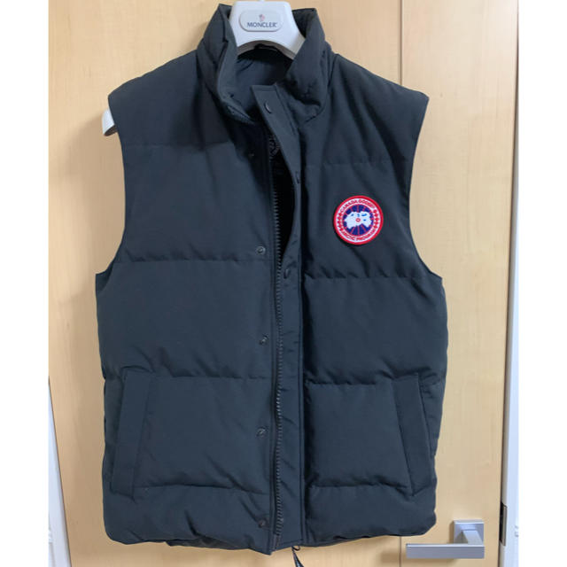 CANADA GOOSE(カナダグース)のCanada Goose ダウンベスト Sサイズ メンズのジャケット/アウター(ダウンベスト)の商品写真