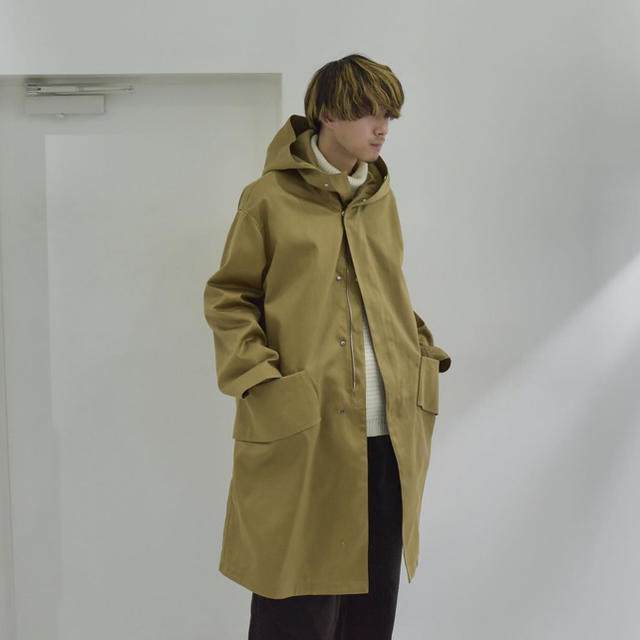 COMOLI(コモリ)のSOUMO BIG POCKET HOODED COAT メンズのジャケット/アウター(ミリタリージャケット)の商品写真