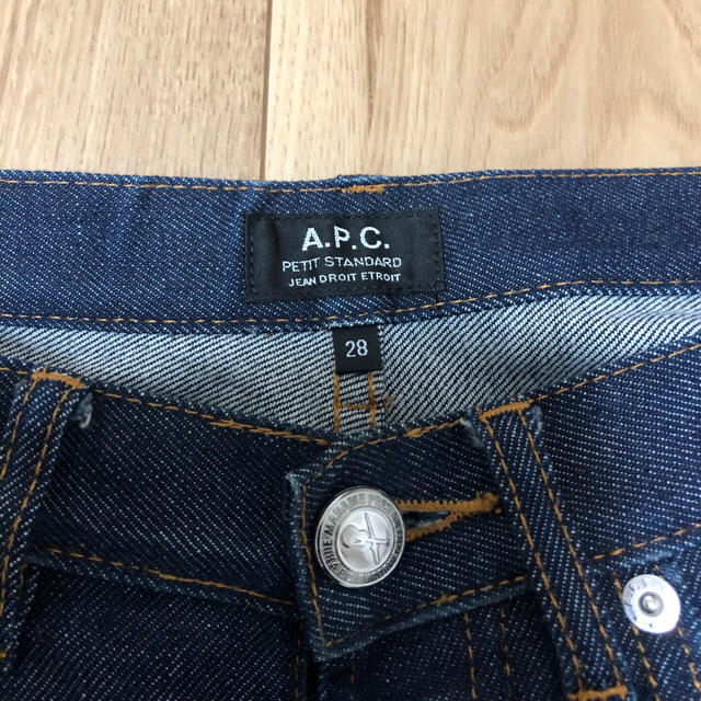 A.P.C(アーペーセー)のAPC プチスタンダード　デニム　28サイズ メンズのパンツ(デニム/ジーンズ)の商品写真