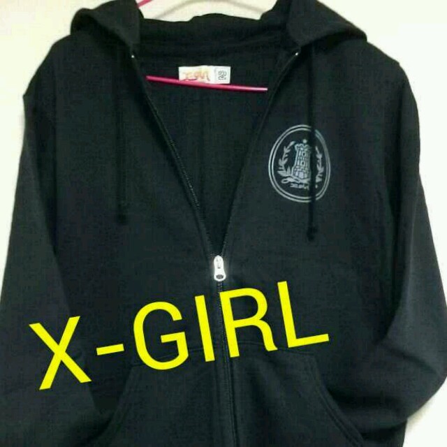 X-girl(エックスガール)のX-girl♥黒パーカー着用感→値下げ中 レディースのトップス(パーカー)の商品写真