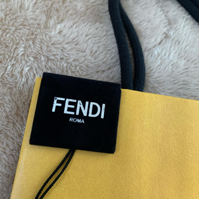 FENDI(フェンディ)のフェンディーショッパー《マグネット・紙製チャーム付き》 レディースのバッグ(ショップ袋)の商品写真