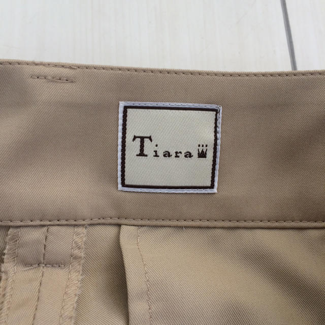 tiara(ティアラ)のティアラパンツ レディースのパンツ(クロップドパンツ)の商品写真