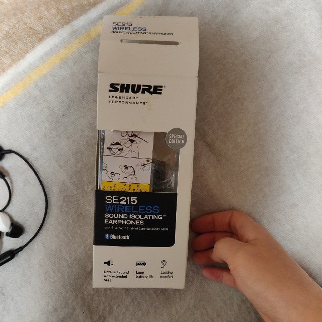 SHURE ワイヤレスイヤホン SE215 1