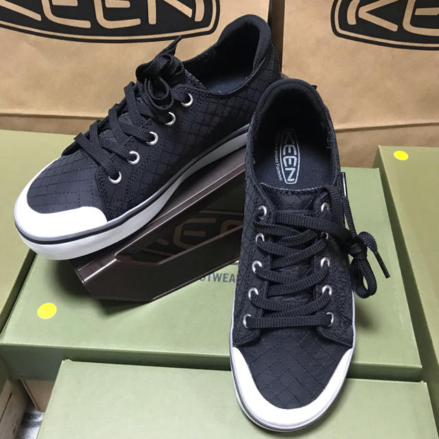 KEEN 23.5cm ELSAⅢ sneaker  在庫処分