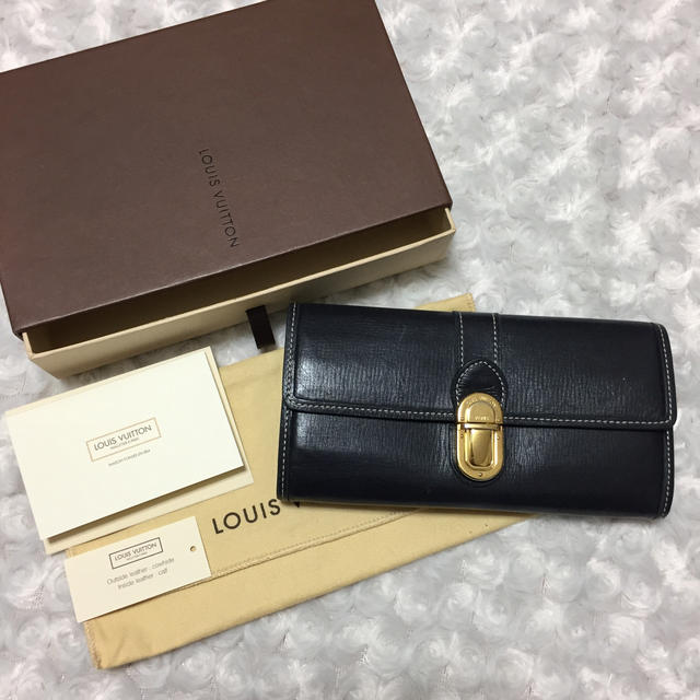 LOUIS VUITTON(ルイヴィトン)のルィヴィトン長財布 レディースのファッション小物(財布)の商品写真