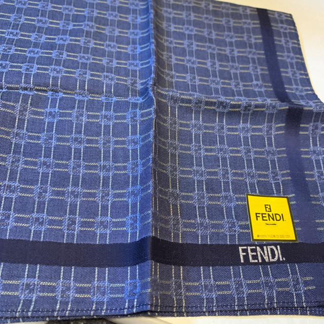 FENDI(フェンディ)のフェンディー　ハンカチ　新品 メンズのファッション小物(ハンカチ/ポケットチーフ)の商品写真