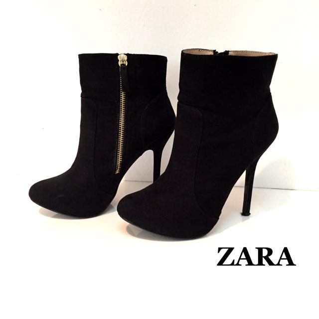 ZARA(ザラ)のgold zipper ブーティ レディースの靴/シューズ(ブーティ)の商品写真