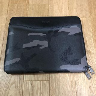 コーチ(COACH)の美品　COACH（コーチ）クラッチバッグ　迷彩(セカンドバッグ/クラッチバッグ)