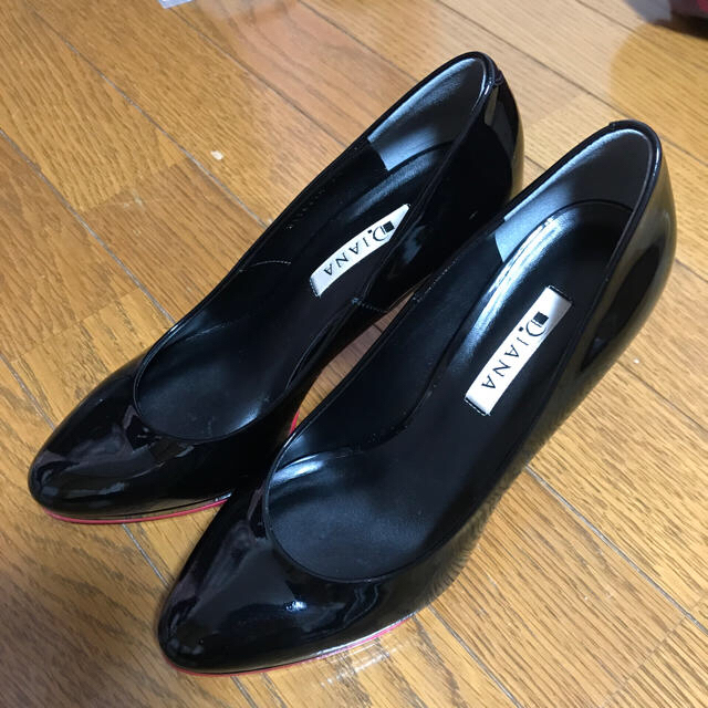 DIANA(ダイアナ)の💓7/14限定値下げ💓ダイアナ♡ルブタン風黒パンプス👠 レディースの靴/シューズ(ハイヒール/パンプス)の商品写真