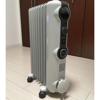 デロンギ(DeLonghi)のデロンギ　オイルヒーター(オイルヒーター)