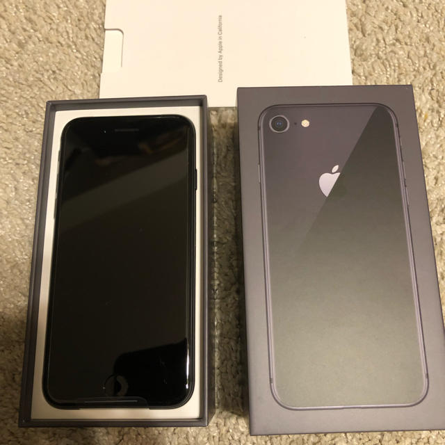 ★美品★iPhone 8 スペースグレイ 64 GB SIMフリー