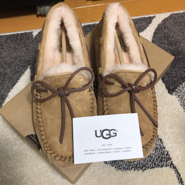 UGG(アグ)のRL429様専用☆新品・未使用☆UGG ダコタ モカシン レディースの靴/シューズ(スリッポン/モカシン)の商品写真