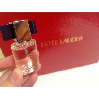 エスティローダー(Estee Lauder)のエスティローダー 香水♡(香水(女性用))