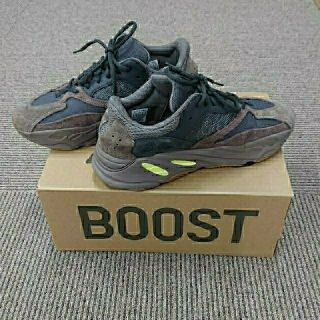 アディダス(adidas)のadidas yeezy boost700 mauve 27,5 中古(スニーカー)