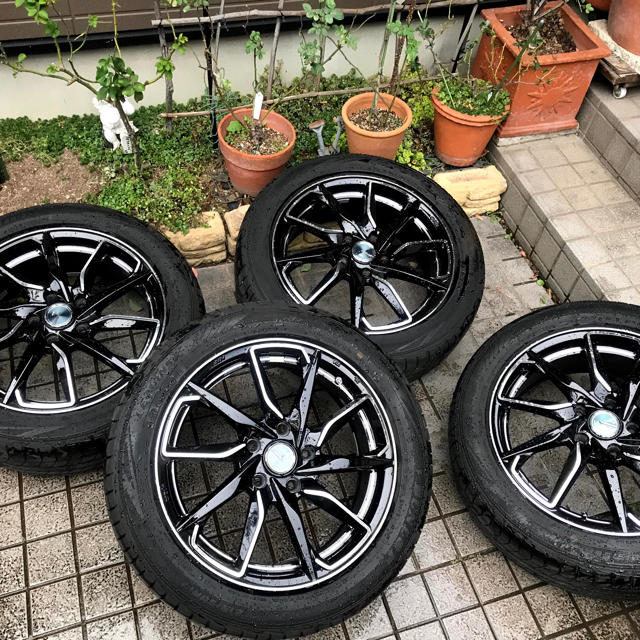 自動車美品　weds ウェッズ　レオニス　グレイラα  ホイール　タイヤ　トヨタ