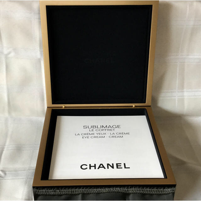 CHANEL(シャネル)のシャネル　木製ボックス インテリア/住まい/日用品のインテリア小物(小物入れ)の商品写真