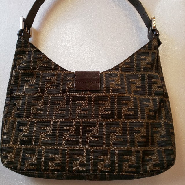 クリアランス通販売 FENDI フェンディ ショルダーバッグ ビッグロゴ