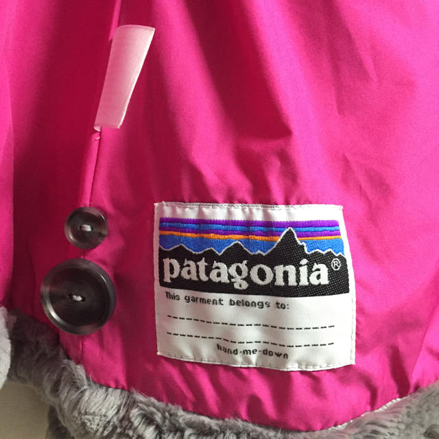 patagonia(パタゴニア)のパタゴニア ジャケット グレー ピンク レディースのジャケット/アウター(ナイロンジャケット)の商品写真