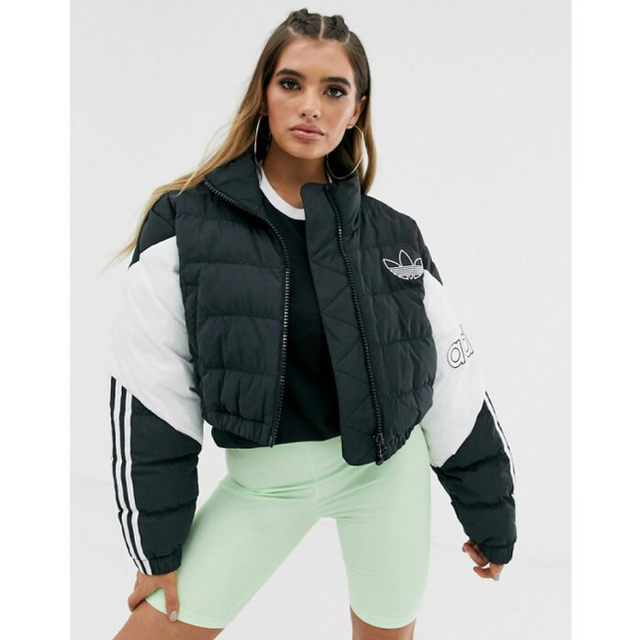 adidas(アディダス)のadidas 【cropped puffer jacket in black】 レディースのジャケット/アウター(ダウンジャケット)の商品写真