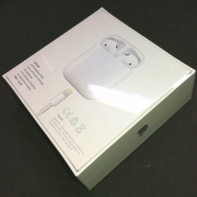 Apple(アップル)のairpods スマホ/家電/カメラのオーディオ機器(ヘッドフォン/イヤフォン)の商品写真