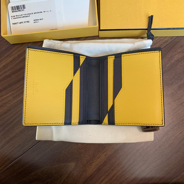 FENDI(フェンディ)のFENDI slim wallet メンズのファッション小物(折り財布)の商品写真