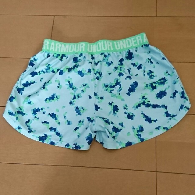 UNDER ARMOUR(アンダーアーマー)のアンダーアーマー ショートパンツ  160 キッズ/ベビー/マタニティのキッズ服女の子用(90cm~)(パンツ/スパッツ)の商品写真